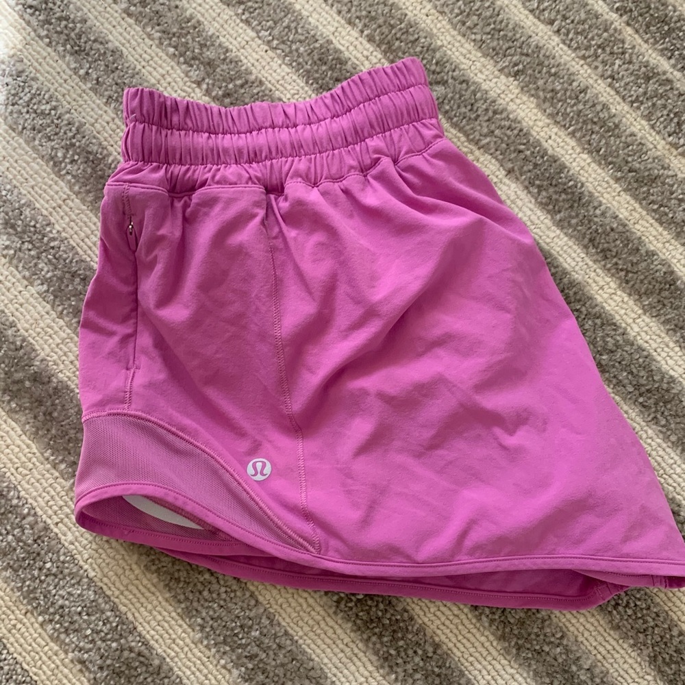 LuluLemon hotty hot short II